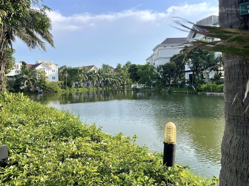Chính chủ gửi cho thuê căn song lập vinhomes riverside300m265 triệu