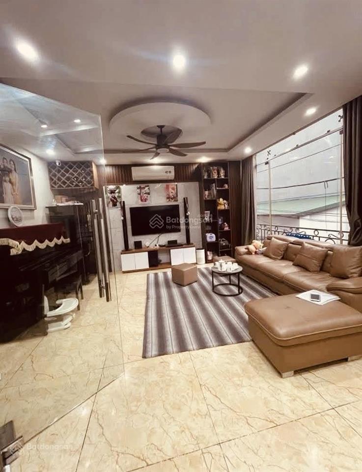 Phân lô ô tô, dân trí cao lò đúc45m² chào 13,089 tỷ