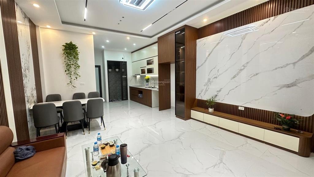 Bạch mai5 tầng thang máy kèm 5 ngủ58m212 tỷ 61