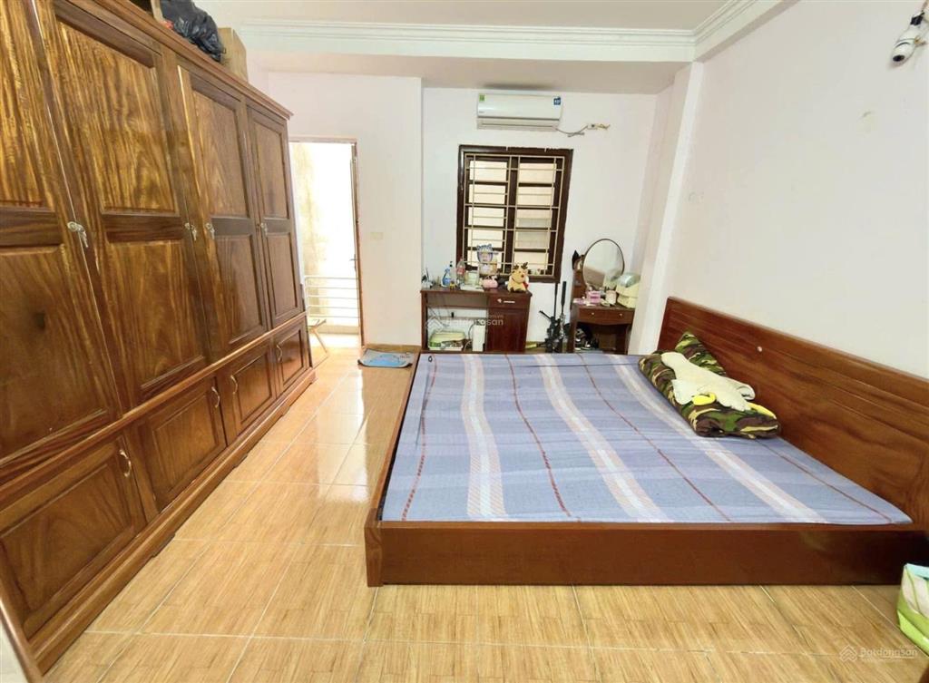 Cạnh lạc trungngõ thông, cốt dân xây chắc chắn48m²8 tỷ 75