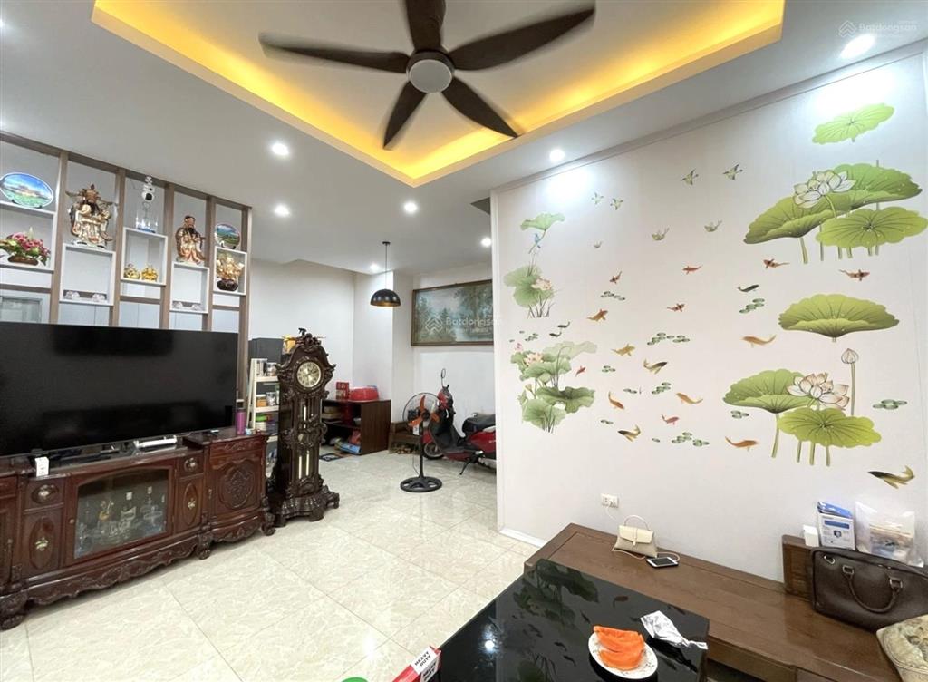 Hơn 7 tỷ nhà ở ngay, ngõ ba gác chạy  cạnh minh khai  40m²  7 tỷ 4