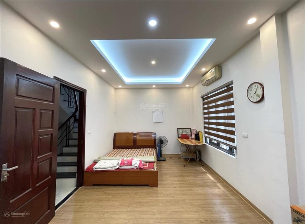 Hơn 7 tỷ nhà ở ngay, ngõ ba gác chạy  cạnh minh khai  40m²  7 tỷ 4