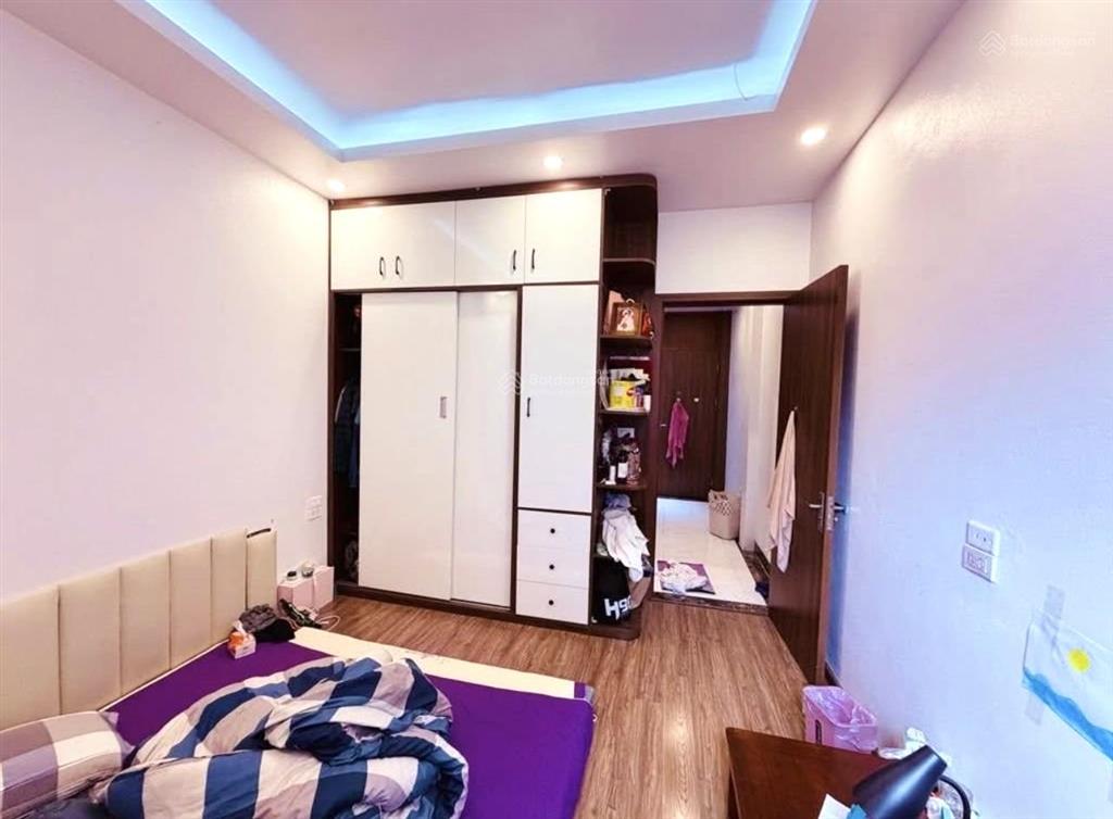 Dân xây, mặt tiền hơn 5m  trần khát chân  45m2  9 tỷ 32