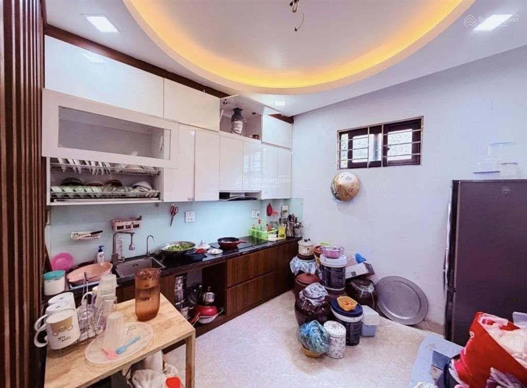 Dân xây, mặt tiền hơn 5m  trần khát chân  45m2  9 tỷ 32