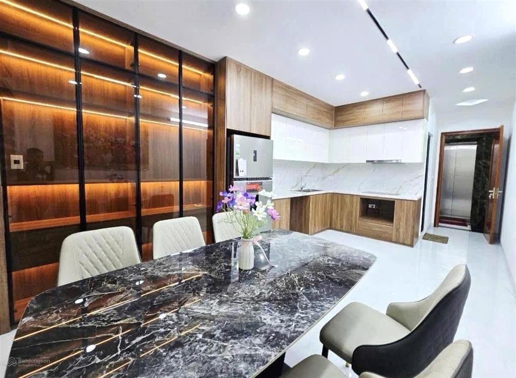 Cạnh võ thị sáu  5 tầng thang máy ở khu dân trí cao  52m²  12 tỷ 52