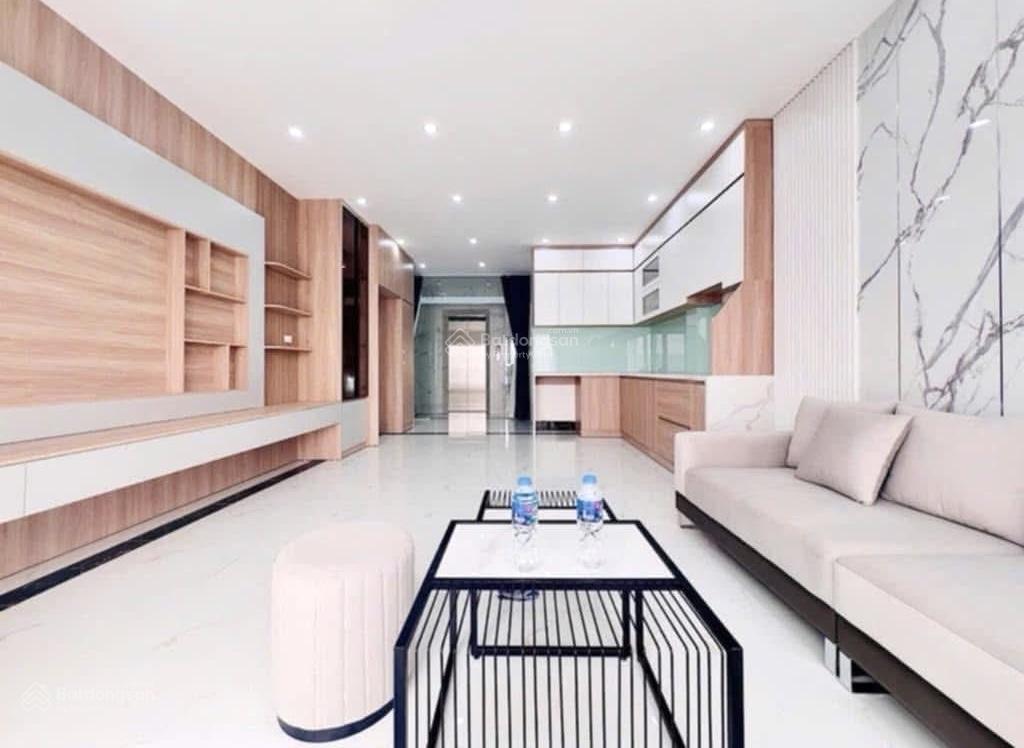 Nhà thang máy, lô góc thoáng sáng  gần cảm hội  50m²  12 tỷ 5