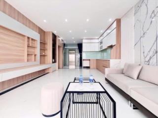 Nhà thang máy, lô góc thoáng sáng  gần cảm hội  50m²  12 tỷ 5