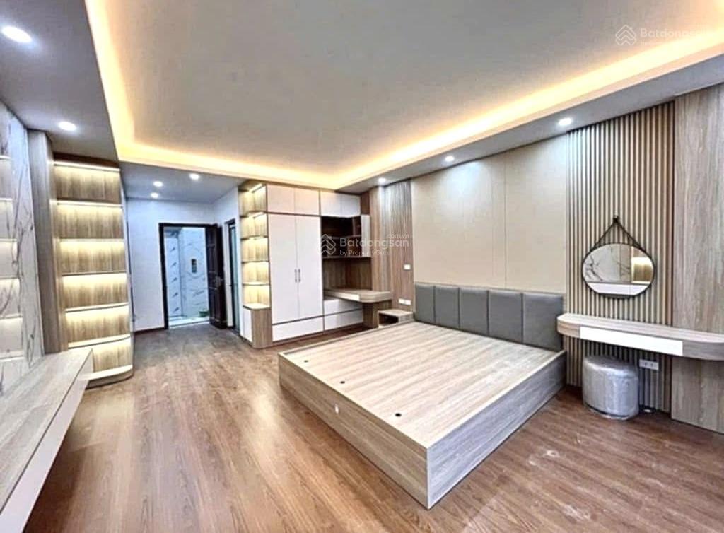 Nhà thang máy, lô góc thoáng sáng  gần cảm hội  50m²  12 tỷ 5