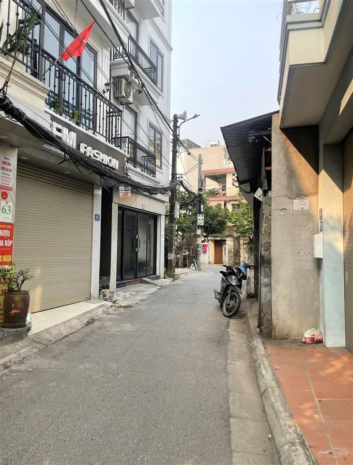 Cạnh 156 lạc trung  ngõ thông, 4 phòng ngủ  50m²  8 tỷ 99