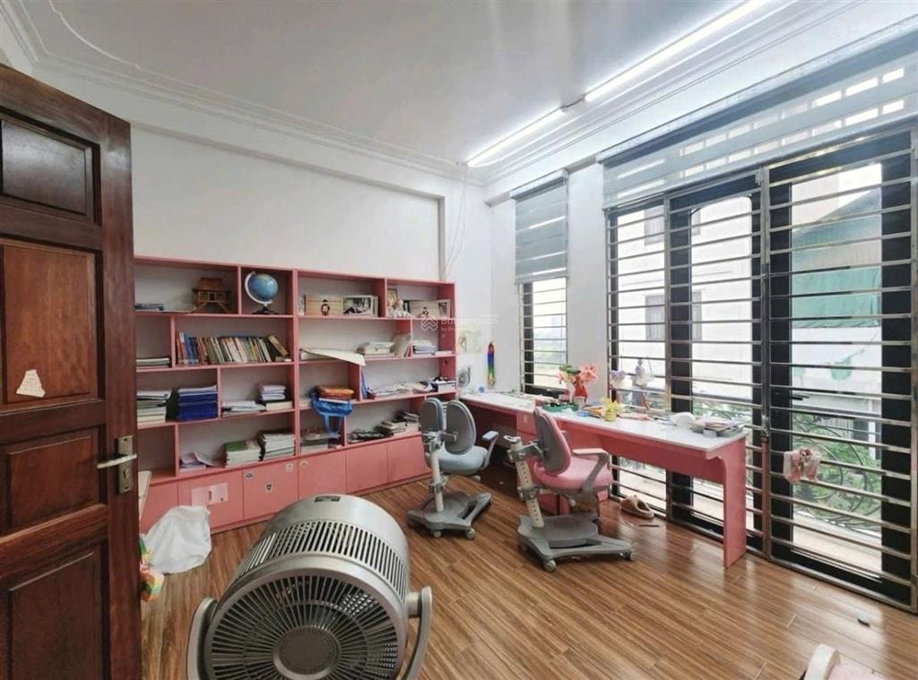 Võ thị sáu sẵn nhà ngõ nông ra bãi oto gần 48m2  9 tỷ