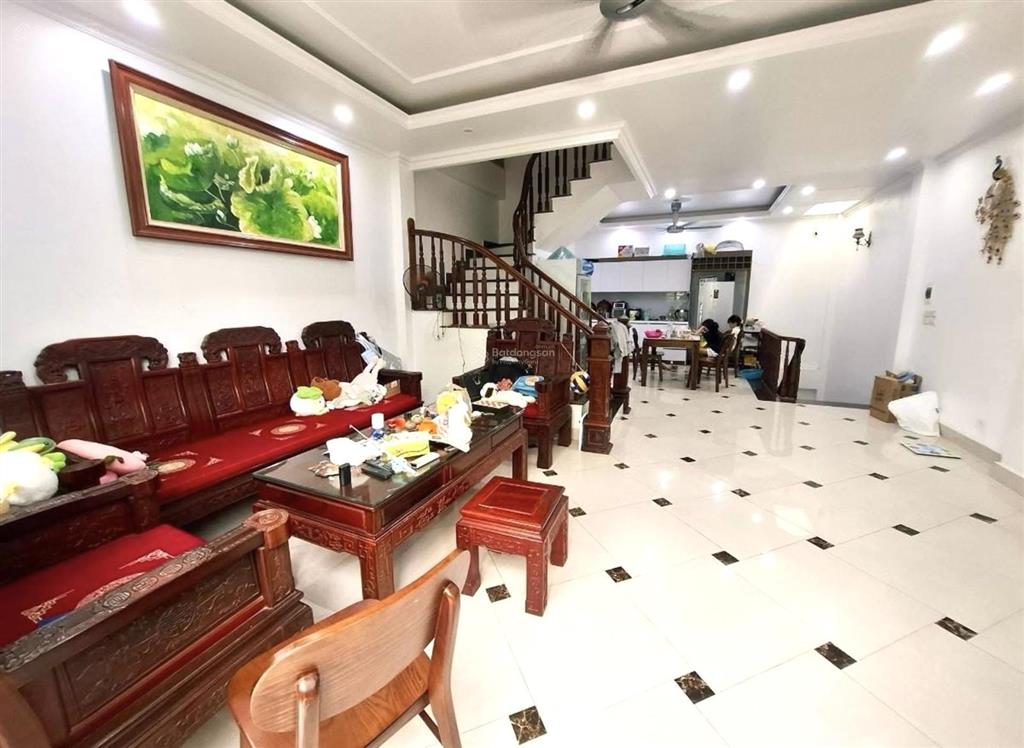 Võ thị sáu sẵn nhà ngõ nông ra bãi oto gần 48m2  9 tỷ