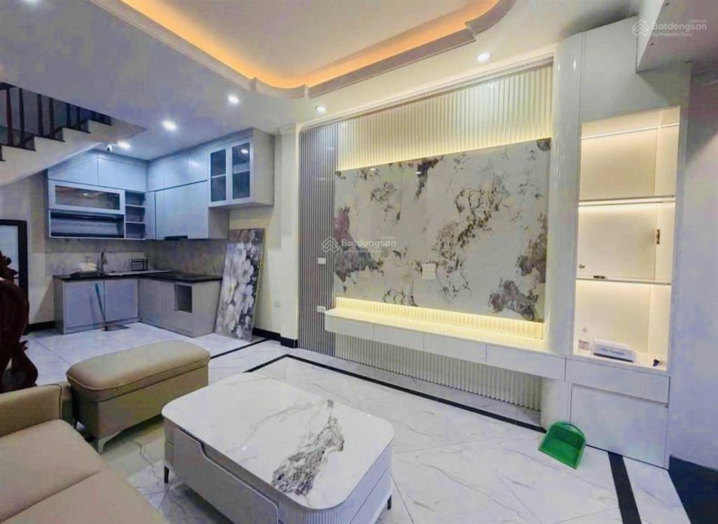 Kế minh khai  ba bước ô tô tránh đỗ, tiện ích đầy đủ  36m2  8 tỷ 505