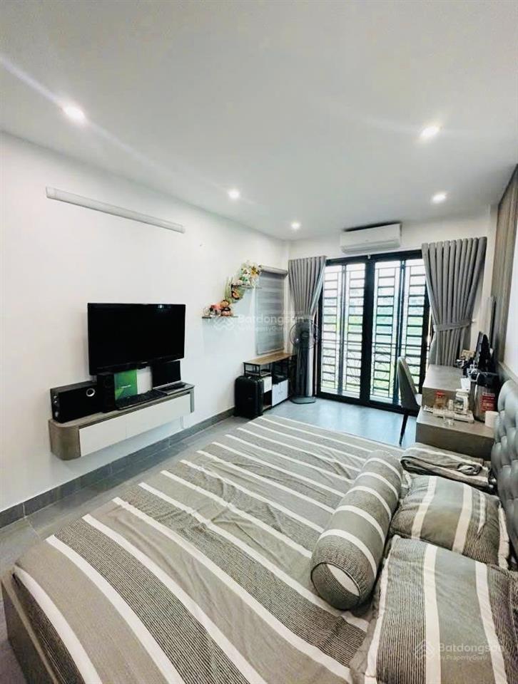 Phố lạc trung có nhà ngõ cực nông ra ô tô, 3 ngủ đẹp  36m2  8 tỷ 489
