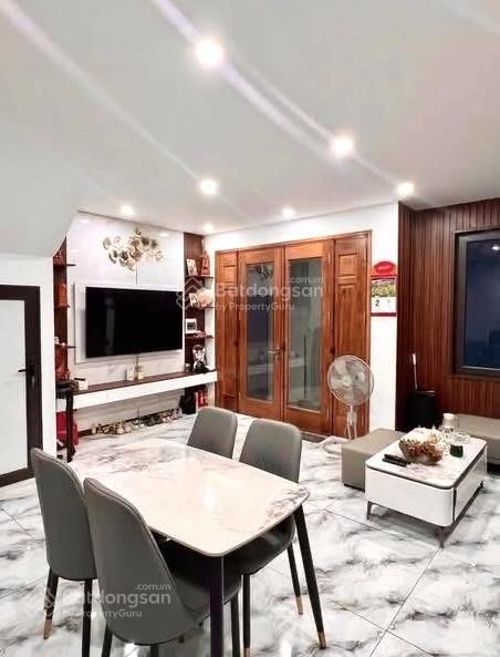 Cận tân mai  ô tô đỗ cổng, an ninh tốt  41m2  8 tỷ 5