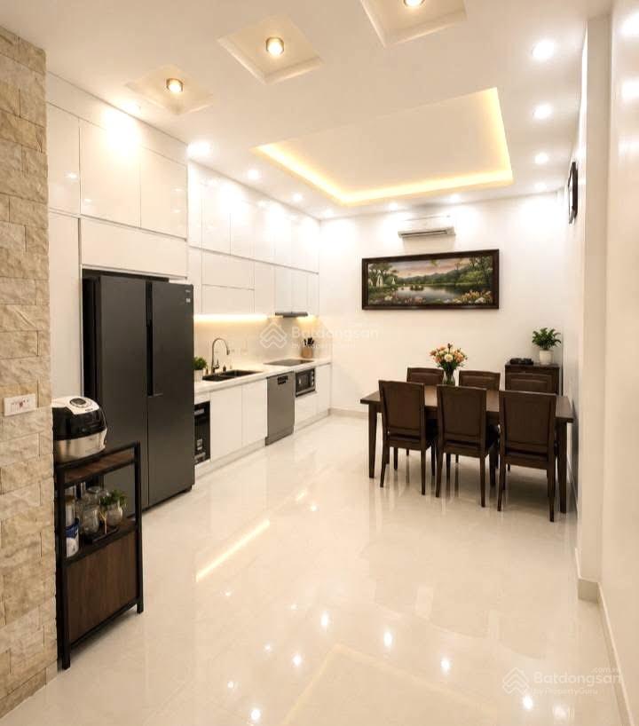 Lĩnh nam  em trai mặt phố, mặt tiền to  36m2  7 tỷ 29