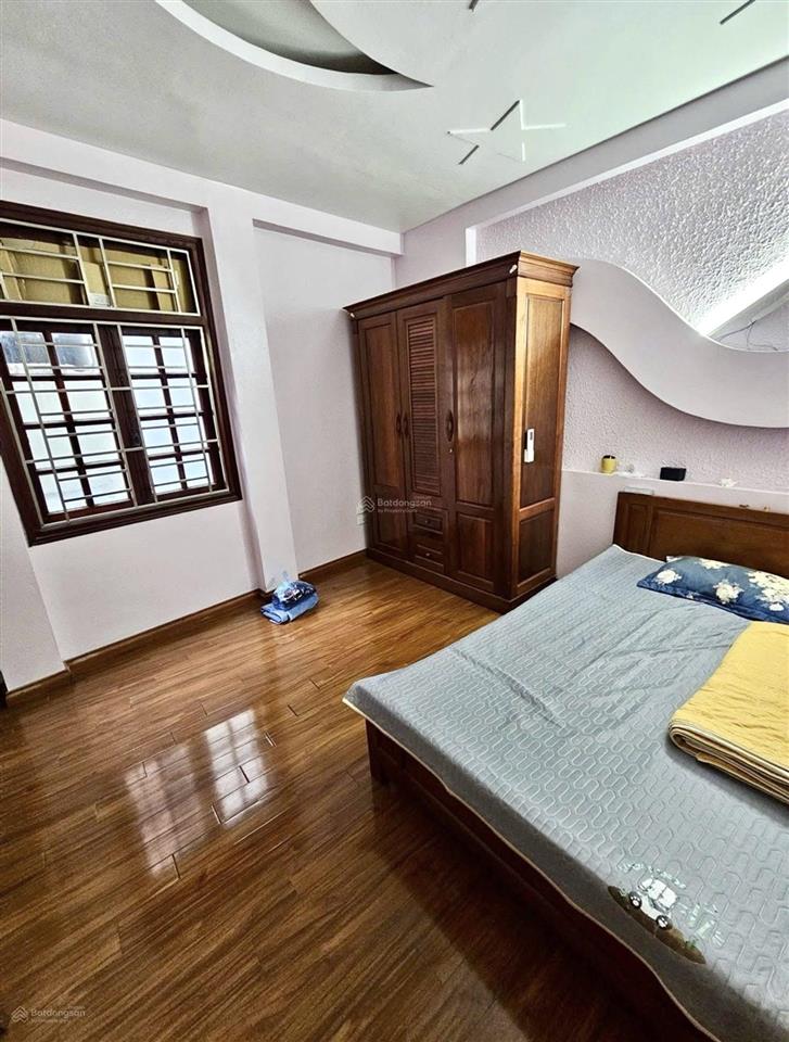 Nguyễn đức cảnh  nhà 5 phòng ngủ, ngõ ba gác  40m2  7 tỷ 802