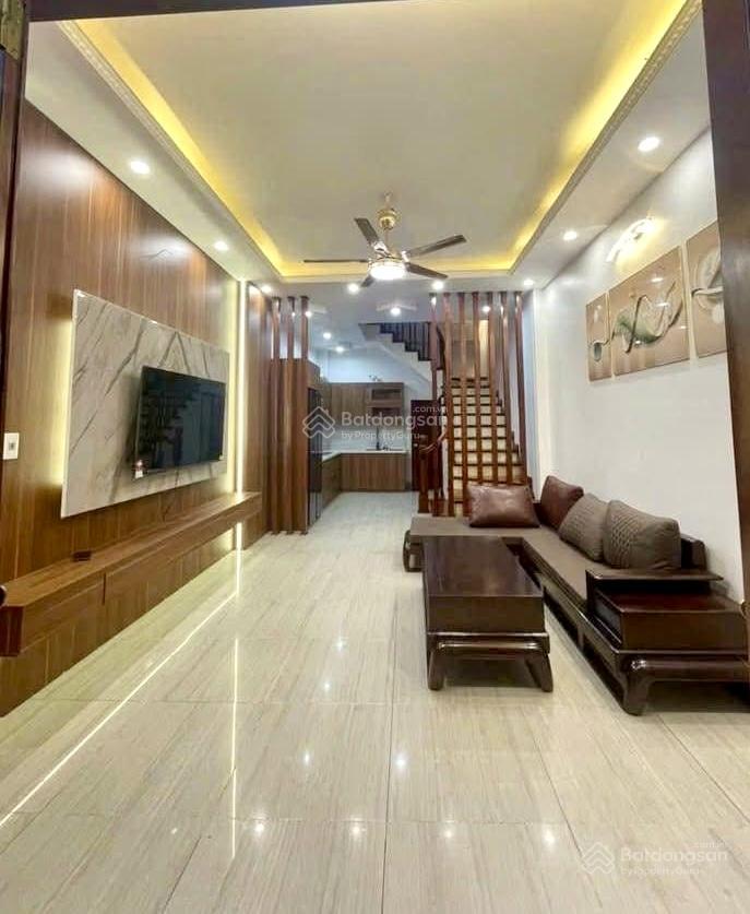 Ba gác phi, nhà đẹp 4 phòng ngủ  kế tân mai  42m2  chào 7 tỷ 42