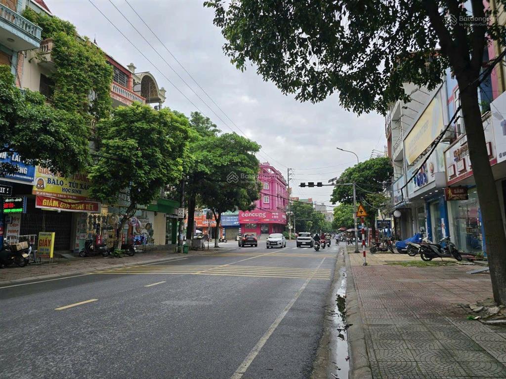 Cc cần bán nhà 4 tầng. nguyễn cao, ninh xá, tp bắc ninh.
vị trí kinh doanh sầm uất, gần chợ đọ,