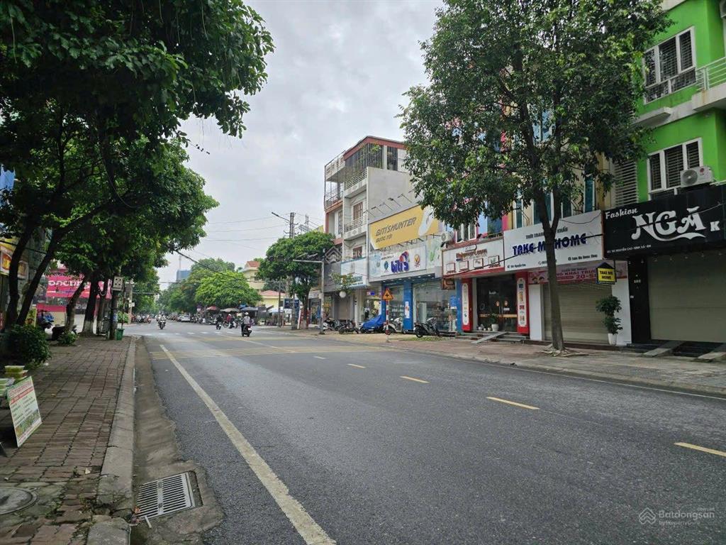 Cc cần bán nhà 4 tầng. nguyễn cao, ninh xá, tp bắc ninh.
vị trí kinh doanh sầm uất, gần chợ đọ,