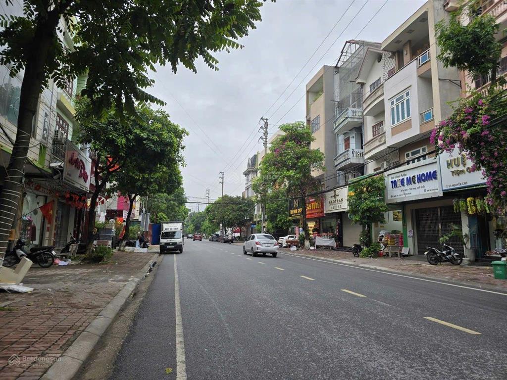 Cc cần bán nhà 4 tầng. nguyễn cao, ninh xá, tp bắc ninh.
vị trí kinh doanh sầm uất, gần chợ đọ,