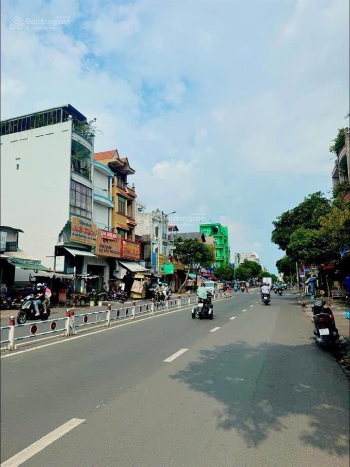 Tân phú  căn góc 2mặt tiền  ngay chợ kinh doanh sầm uất  66m2  4tầng  dòng tiền 20tr/tháng.