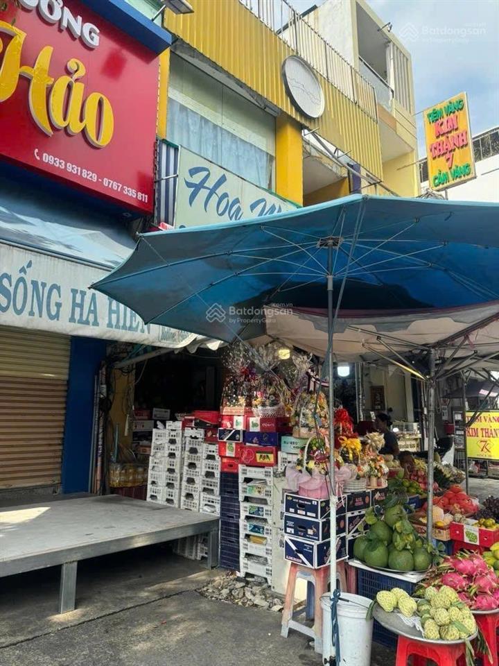 Tân phú  căn góc 2mặt tiền  ngay chợ kinh doanh sầm uất  66m2  4tầng  dòng tiền 20tr/tháng.