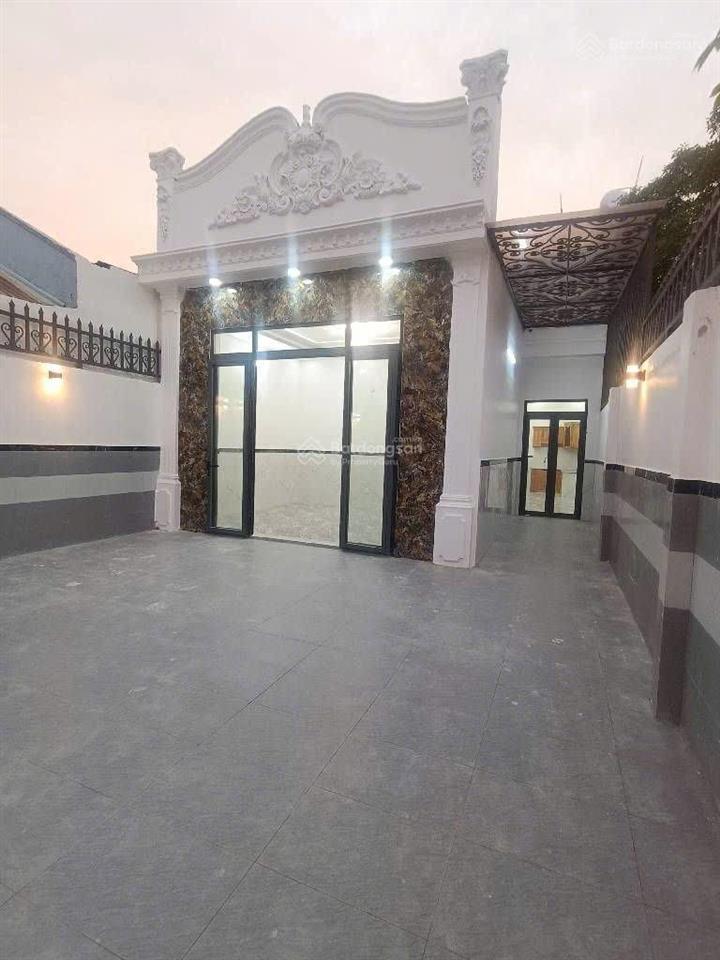 Bán nhà c4 mới ở liền  ngay nguyễn thị thử hóc môn ngang lớn 6,8x20m  hxh sổ riêng  nhỉnh 5 tỷ