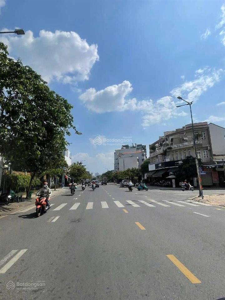 Bán nhà c4 sát mặt tiền tô hiệu  tân phú  56m2  hxh  phù hợp xây mới hoặc đầu tư  sổ riêng .