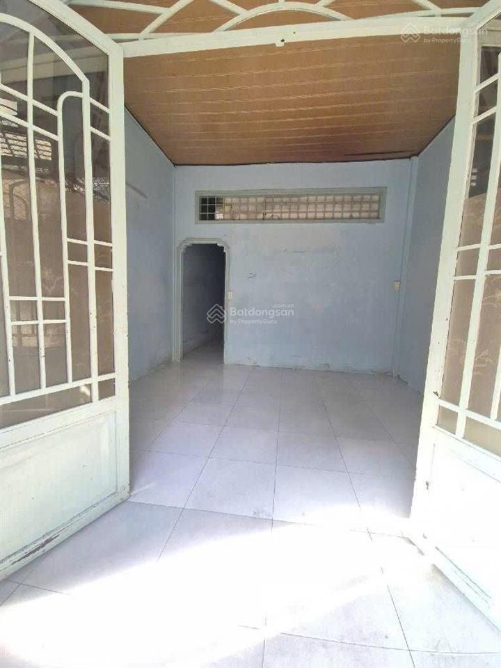 Bán nhà c4 sát mặt tiền tô hiệu  tân phú  56m2  hxh  phù hợp xây mới hoặc đầu tư  sổ riêng .
