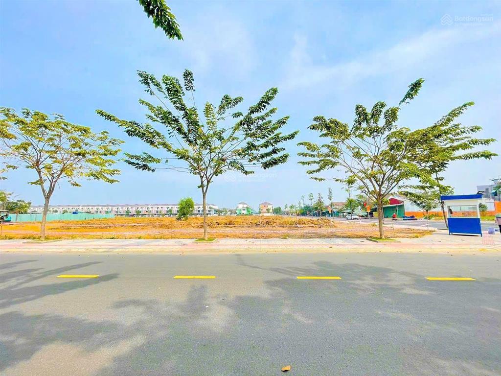 Bán đất 3.500m2 bến cát bình dương, cạnh ql13 tặng 2 nhà yến 600tr/năm. chỉ 11 tỷ