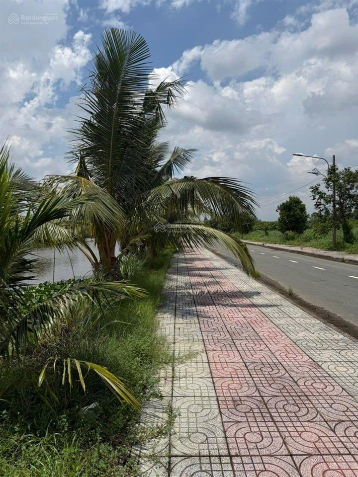 Bán nhà 1 trệt, 1 lầu 150m2 lộ giới 15m  giá chỉ 1,7 tỷ