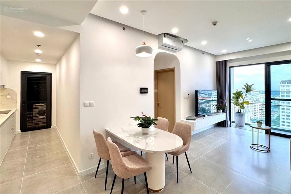 Cho thuê căn hộ 2 phòng ngủ phú mỹ hưng, đầy đủ nội thất, giá 25 triệu.  0935 938 ***