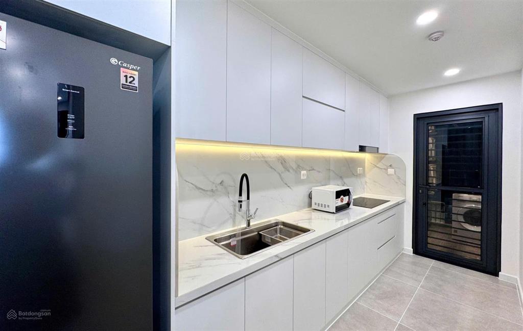 Cho thuê căn hộ 2 phòng ngủ phú mỹ hưng, đầy đủ nội thất, giá 25 triệu.  0935 938 ***