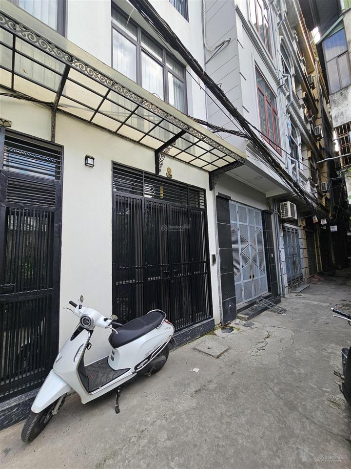 Bán nhà hoàng cầu, 55m2 x 5 tầng, gần ô tô, cách ô tô tránh 20m