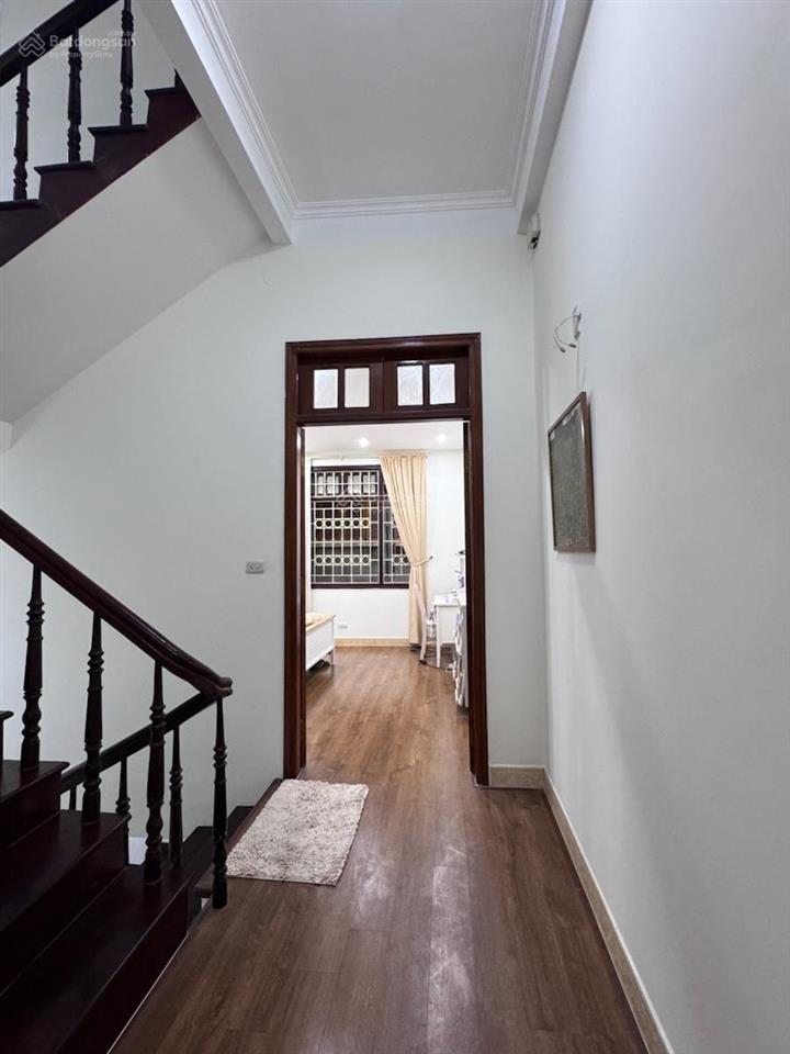 Bán nhà hoàng cầu, 55m2 x 5 tầng, gần ô tô, cách ô tô tránh 20m