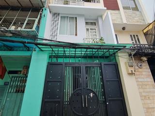 Hxh trung tâm q 10 , 4 tầng btct, 3 pn , 20 m ra mt , chủ đi định cư cần bán gấp, chỉ 6 tỷ tl