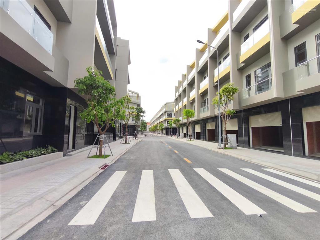 Gh bcons uni nhà phố đẹp trục n1n2d122a, không đâm đường, nhà sẵn, sổ hồng trao tay