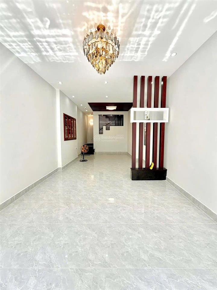 Đón đầu metro số 2, mtkd đường hồ bá kiện, dt 4.5*11m, giá chỉ 10 tỷ
