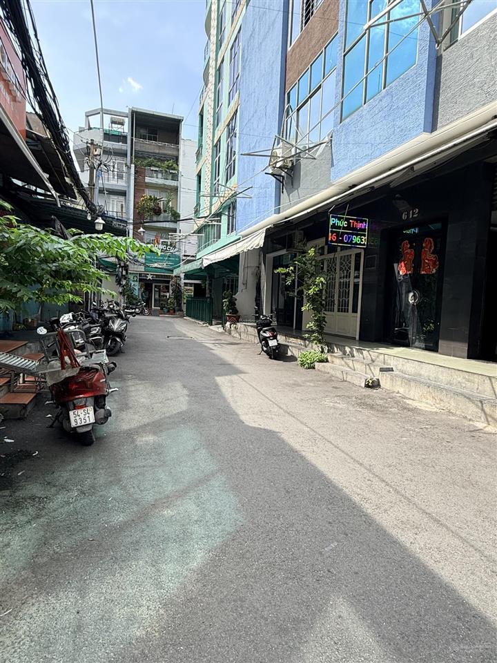 Nợ bank gấp bán! chỉ 12 tỷ  hxh đường 3/2, dt 4.3*15m, nhà 5 tầng kiên cố
