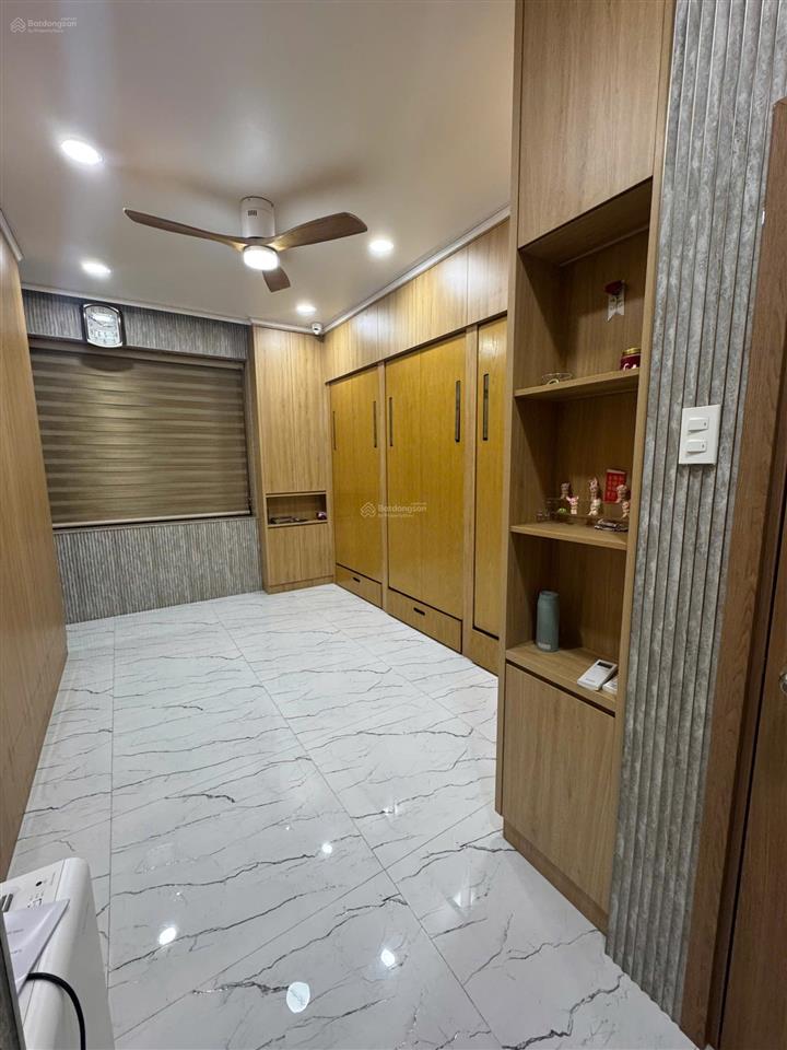 Nợ bank gấp bán! chỉ 12 tỷ  hxh đường 3/2, dt 4.3*15m, nhà 5 tầng kiên cố