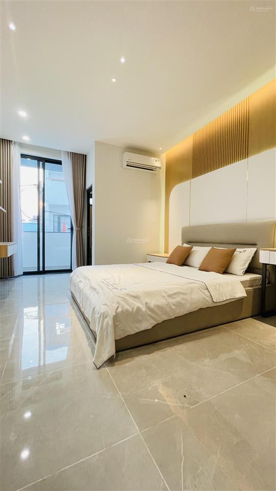 Chao ôi ngang gần 7m như villa  căn góc mặt tiền view sông mát mẻ có sân vườn giáp gò vấp