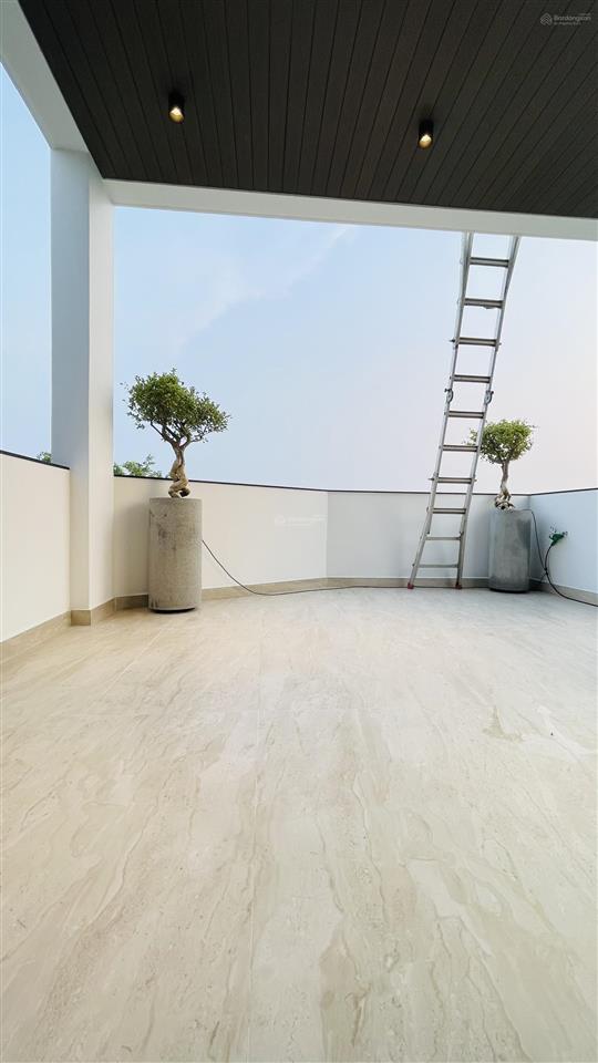 Chao ôi ngang gần 7m như villa  căn góc mặt tiền view sông mát mẻ có sân vườn giáp gò vấp