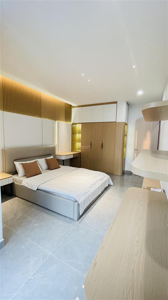 Chao ôi ngang gần 7m như villa  căn góc mặt tiền view sông mát mẻ có sân vườn giáp gò vấp