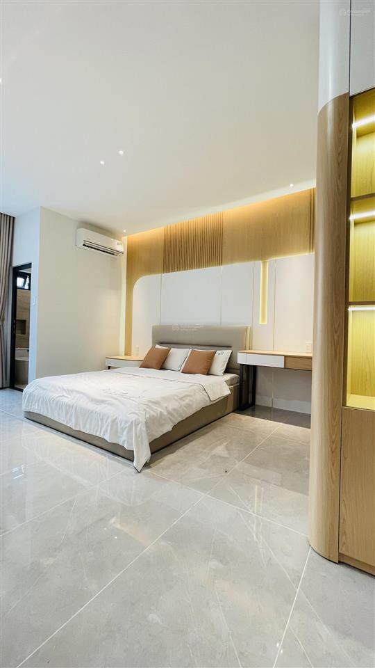 Chao ôi ngang gần 7m như villa  căn góc mặt tiền view sông mát mẻ có sân vườn giáp gò vấp