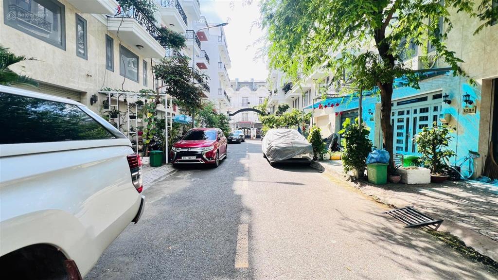 Giảm mạnh 1ty chỉ còn 4 tỷ 700 triệu  nhà 5 tầng ngang 4.5m đường tô ngọc vân khu dân cư bảo minh