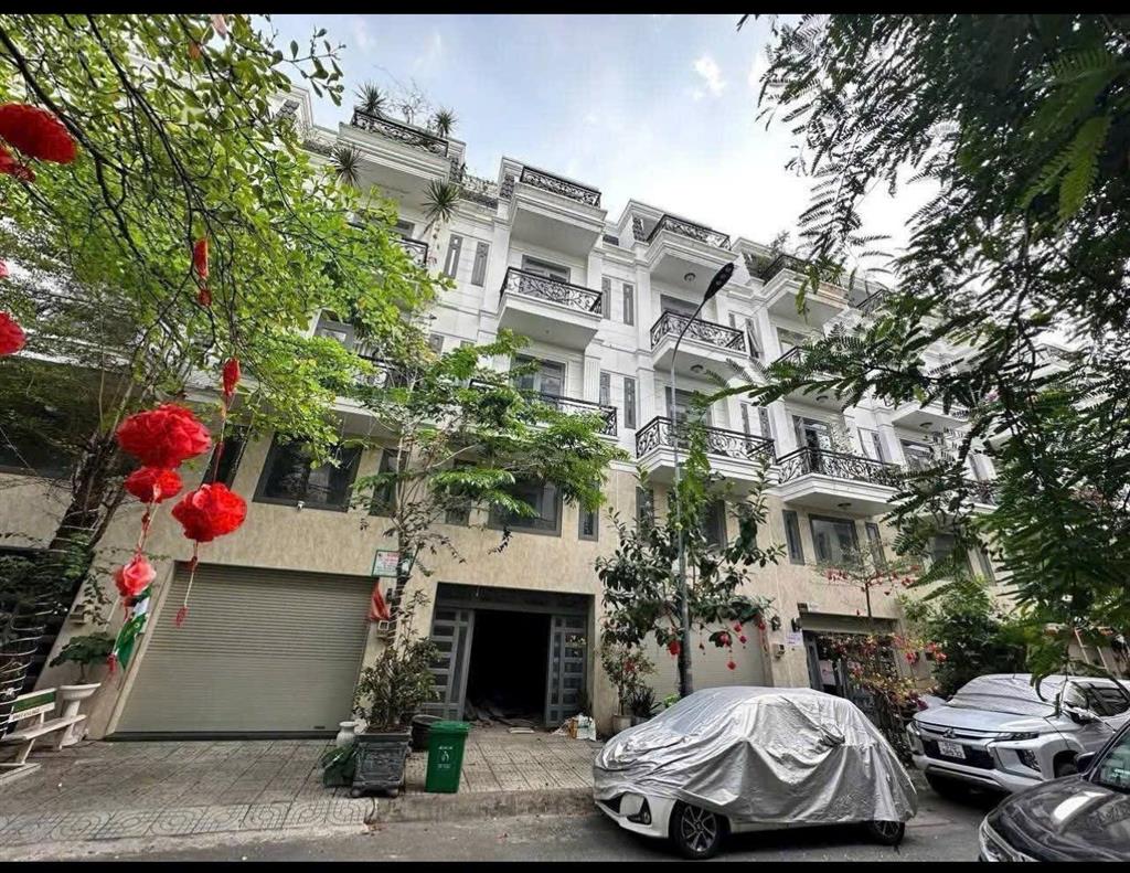 Giảm mạnh 1 tỷ chỉ còn 4 tỷ 3  nhà 5 tầng tô ngọc vân khu dân cư bảo minh