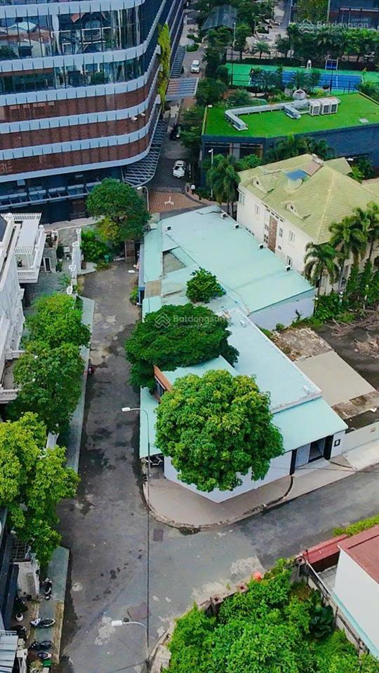 50 tỷ chỉ trong tháng này. lô góc 2mt đường giang văn minh. 14x20 cn 260m2