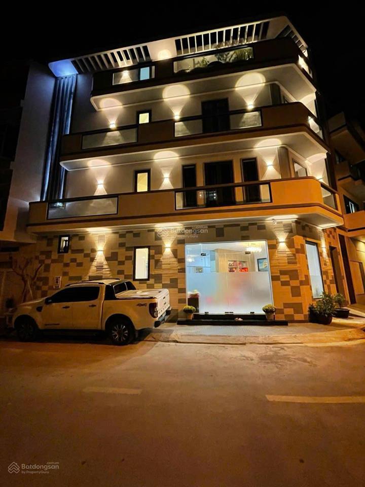 Bán nhà góc 2 mt p. an phú, q2, giá 17,5 tỷ tl, dt 96m2. có thang máy, full nội thất