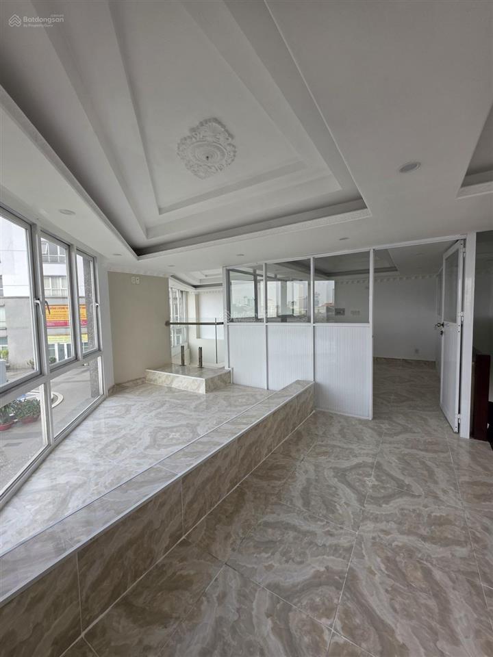 Shophouse 2 tầng  the splendor 27 nguyễn văn dung  lô góc 3 mặt tiền đường ven sông  210m2