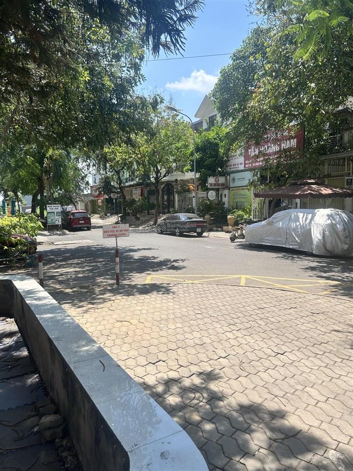 Đối diện hai trường đại học lớn  cc 72m2  căn góc 2pn, 2wc  sổ hồng riêng  giá chỉ 2.45 tỷ